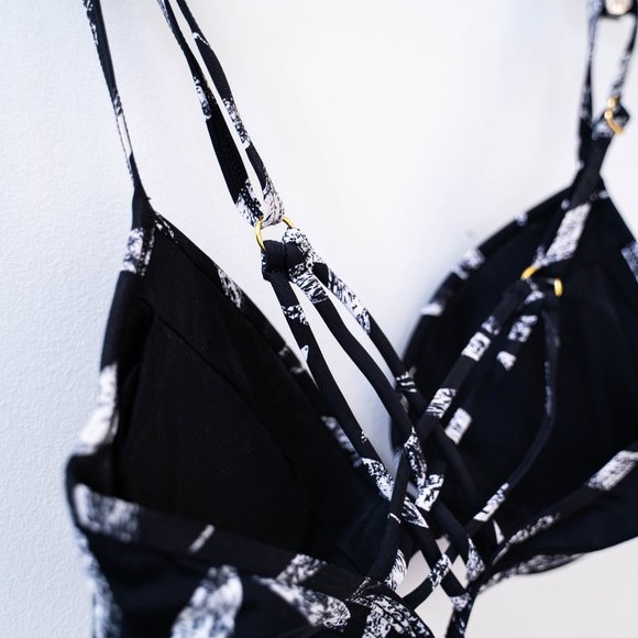 Cover up Jumper and Bikini Top Set - Picture 4 of 6